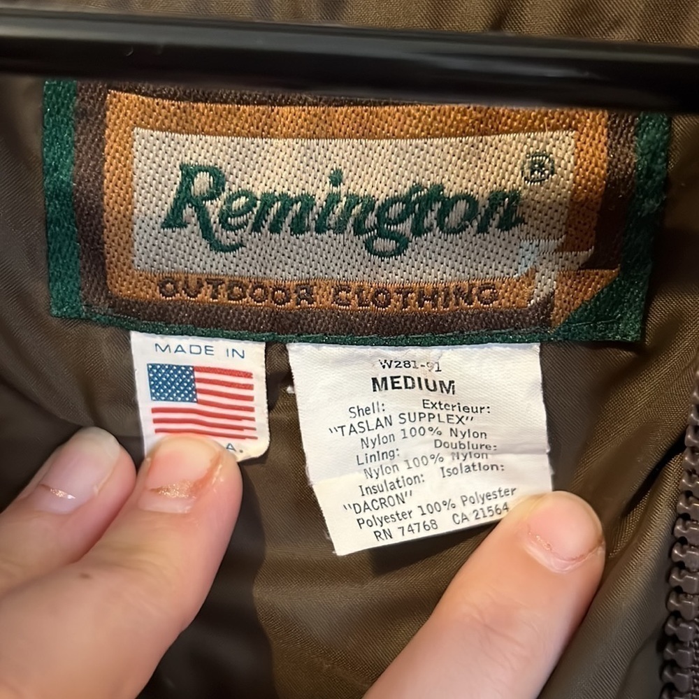 Vintage Remington Outdoor Clothing Tan Weather Resistant Puffer Coat (EXCELLENT) - Picture 4 of 5